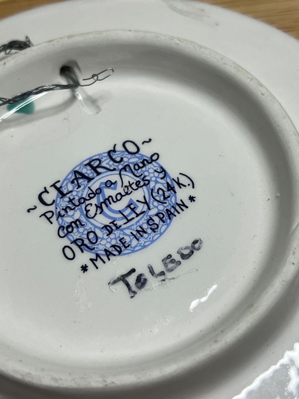 Cearco Spanish Decorative Wall Plate Hand Painted Enamels 24K Gold Foil Rim - Picture 7 of 11